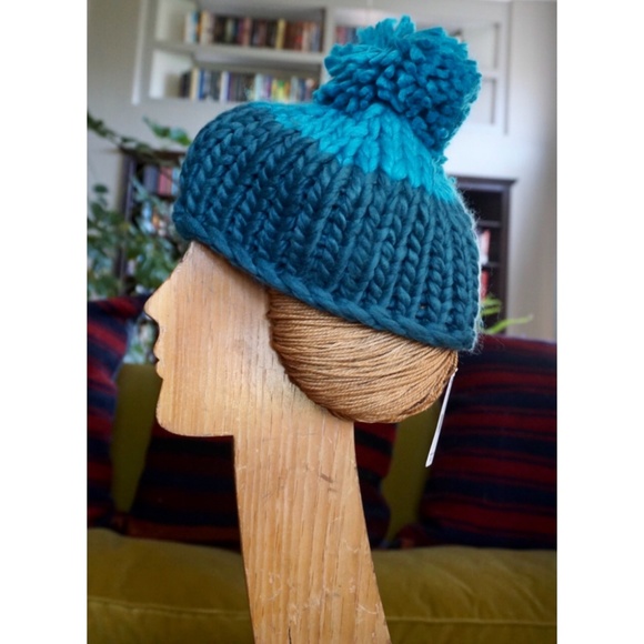 Free People Cozy Up Color Blocked Beanie Hat New - Picture 4 of 12